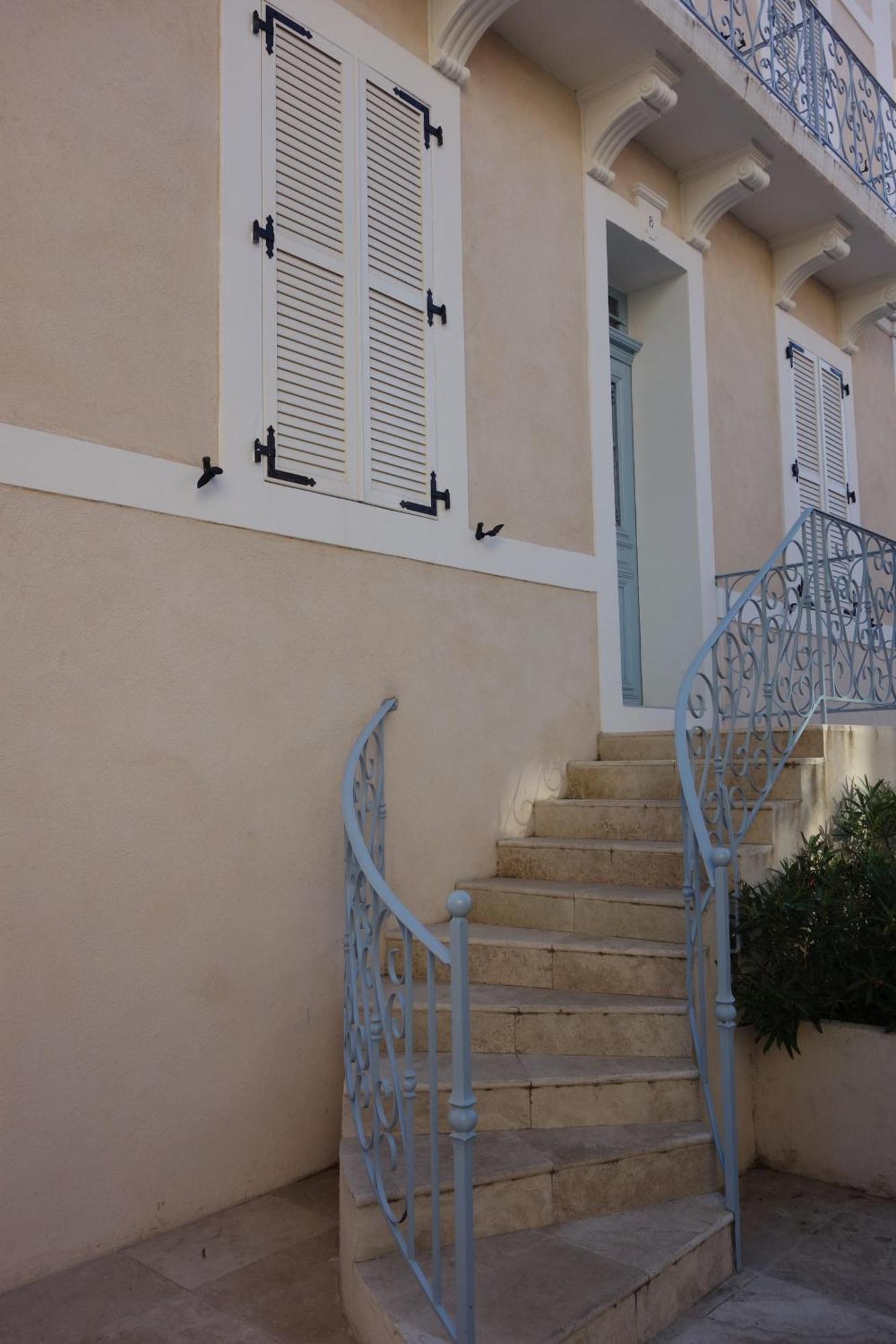 Appartement Port De Sanary Bagian luar foto