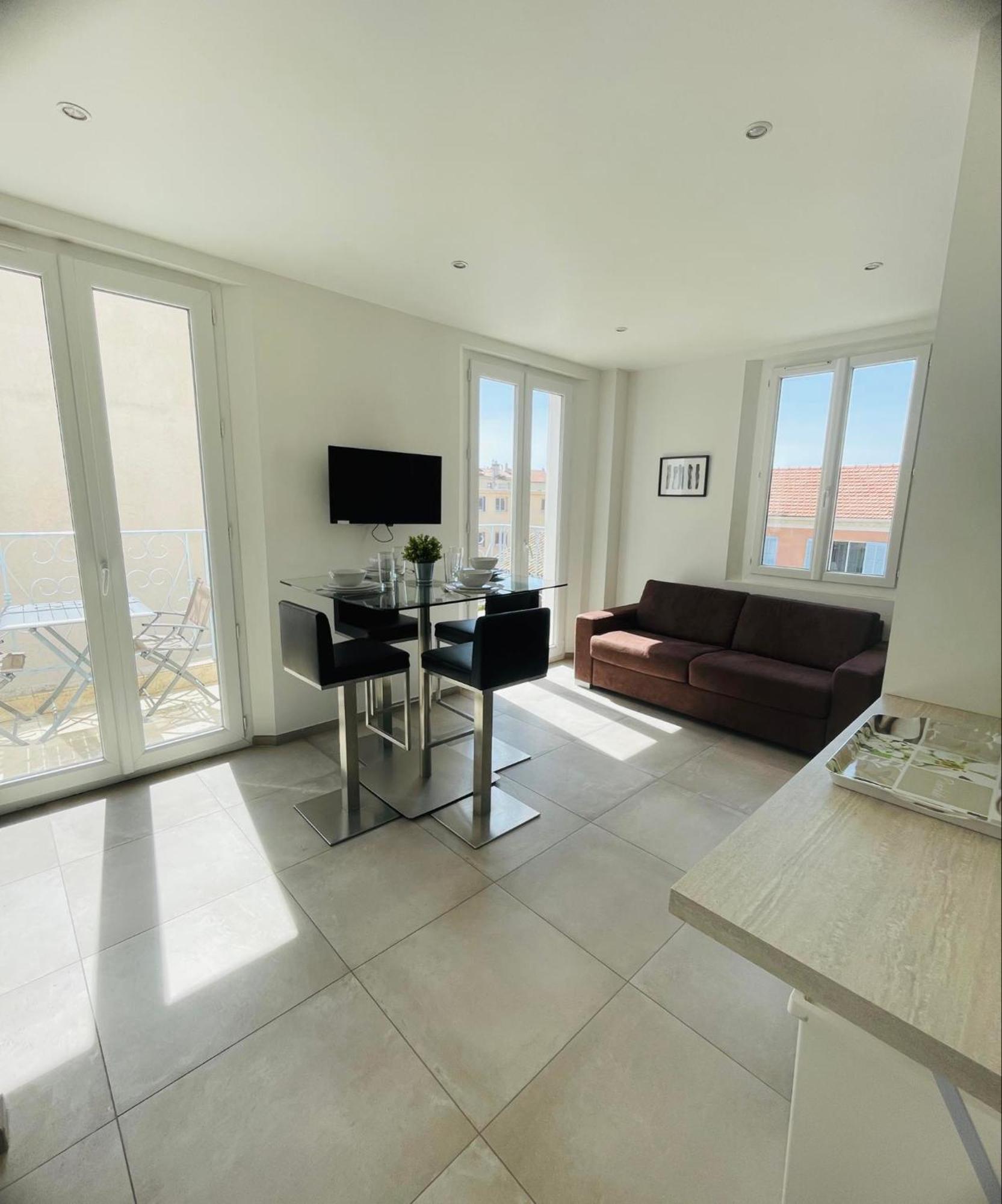 Appartement Port De Sanary Bagian luar foto