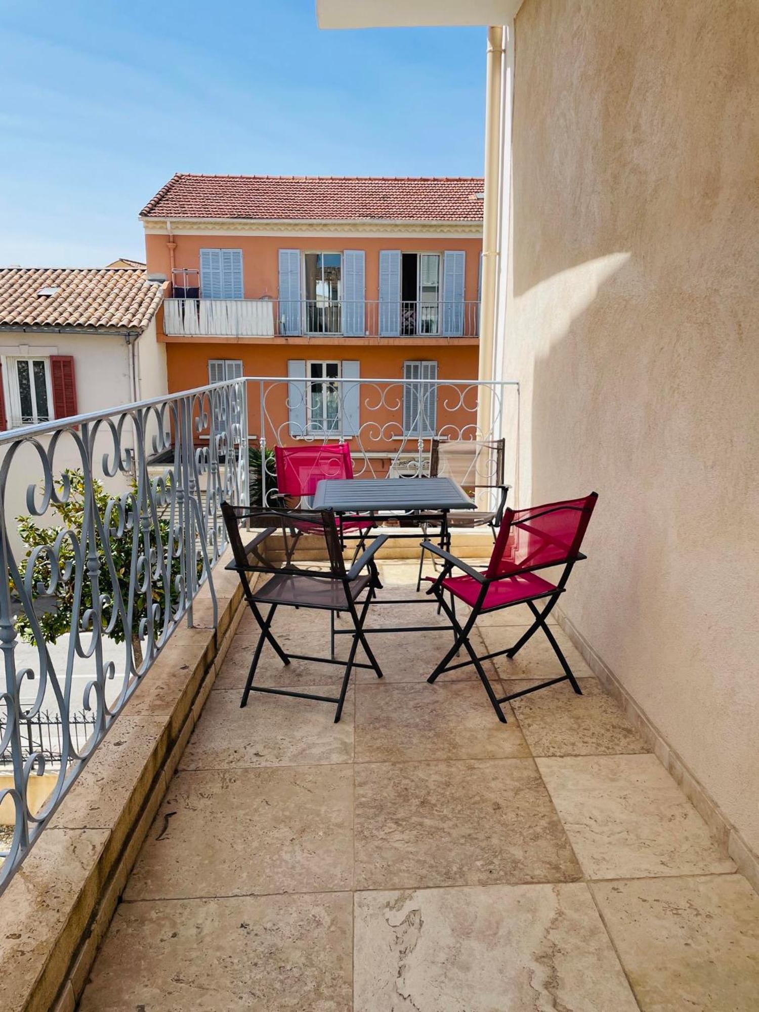 Appartement Port De Sanary Bagian luar foto